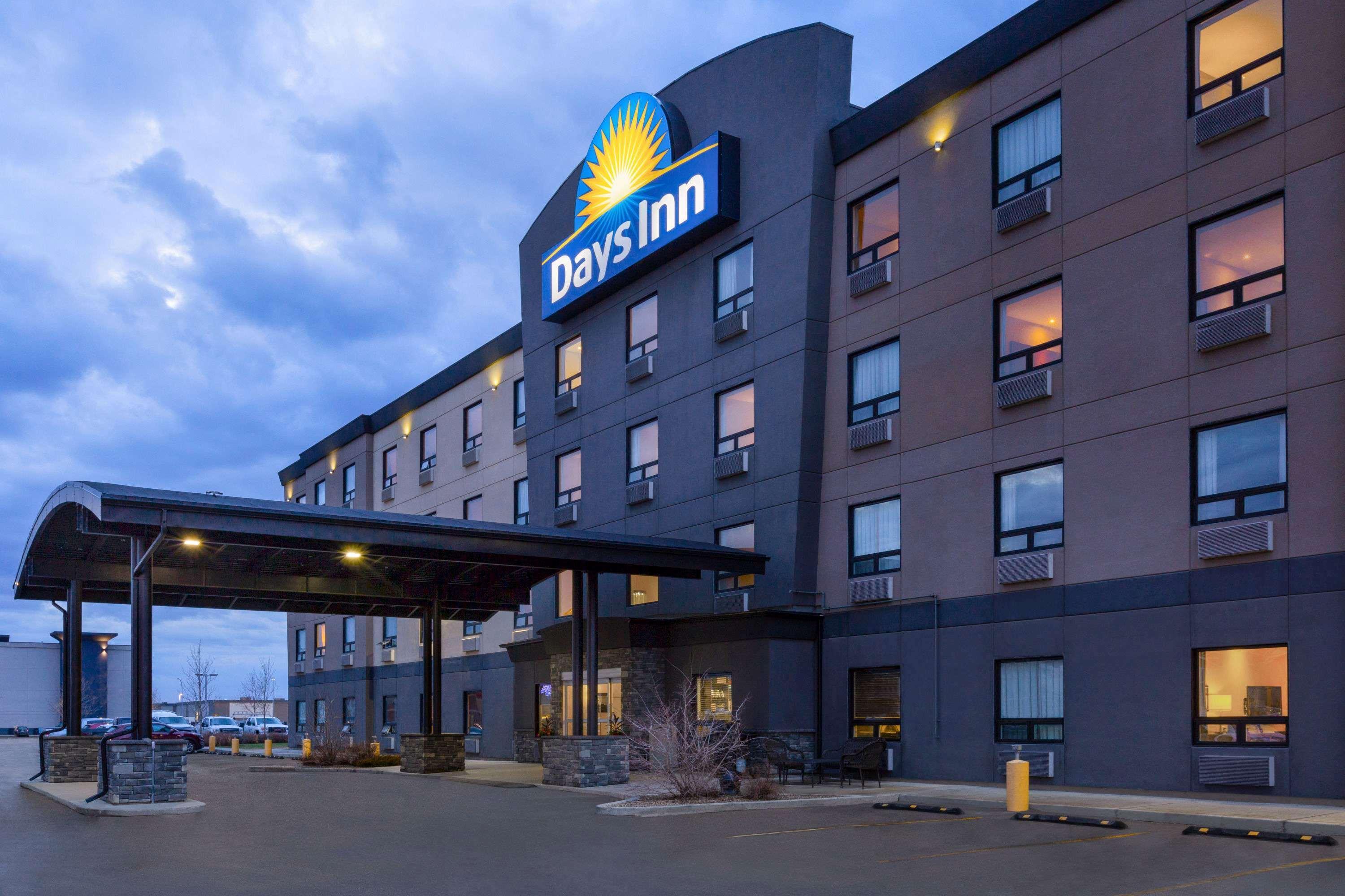Days Inn By Wyndham Regina Airport West Eksteriør billede
